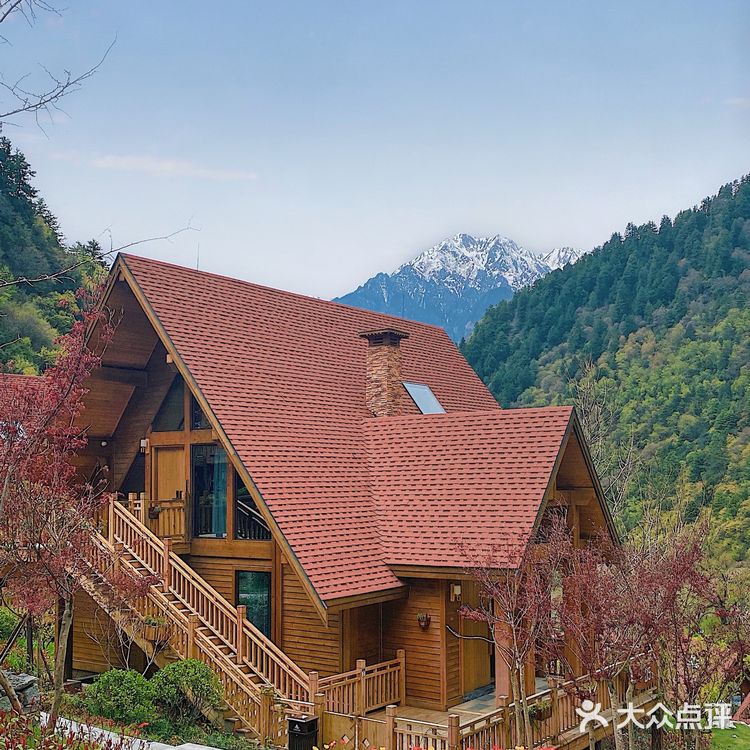 成都周边旅游攻略|2.5h车程去蓝天雪山下泡无边温泉♨️~