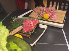-山川小町·极番烧肉(新地假日广场店)