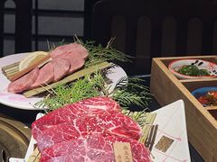 -山川小町·极番烧肉(新地假日广场店)