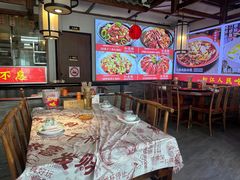 -川流不息·地道川菜·小龙虾(新松江路店)