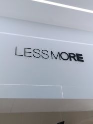 -LESSMORE科技头皮理容中心