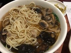 双菇罗汉面-功德林(南京西路店)