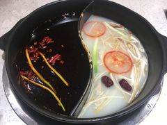 鸳鸯锅-钢管厂歆瑞源油卤串串香(春熙路太古里店)