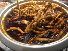 -爆炸头阿姨小四川正宗川味小吃(无任何分店)