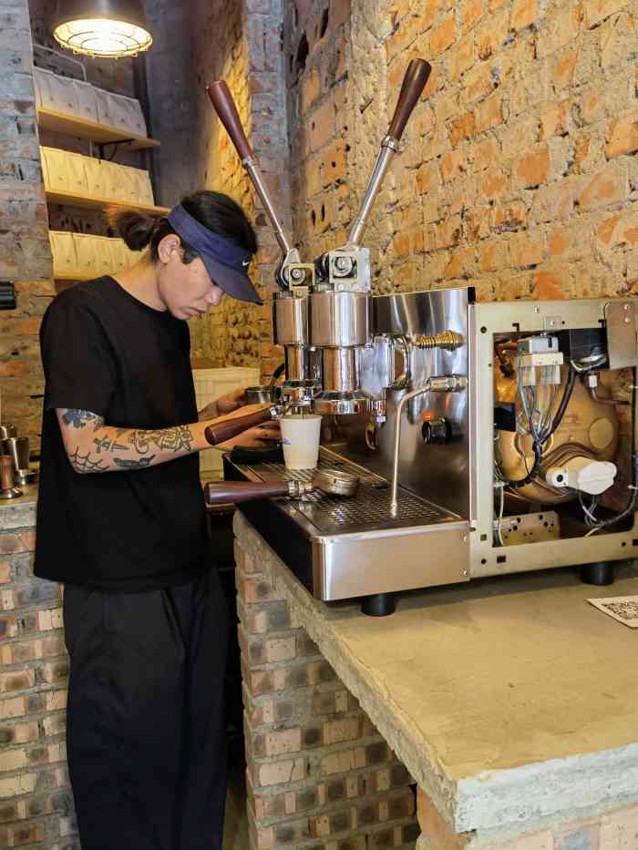 sewing machine coffee-"去万象城耍,恰好在附近,必须打卡,开车去.