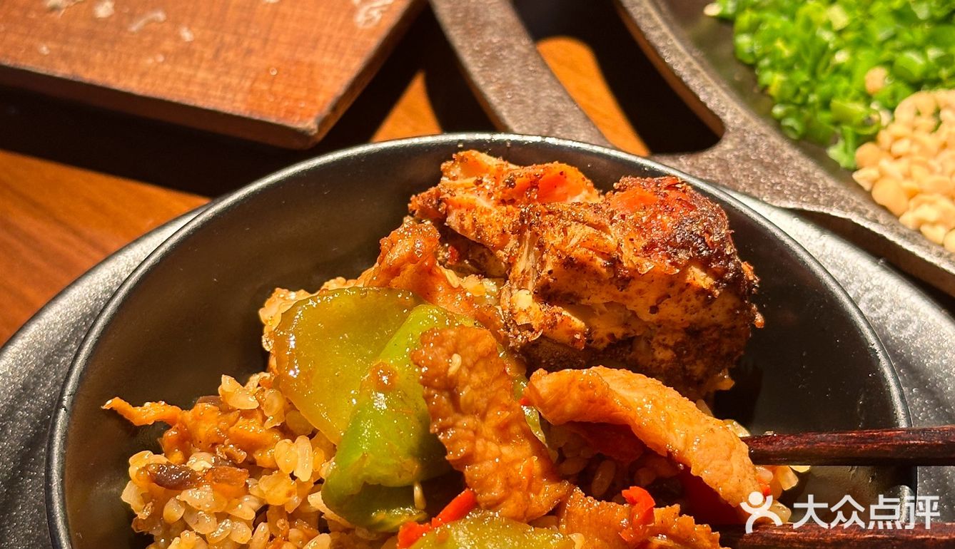 新开的云南菜终于吃上了！愿意再为它排一百次队