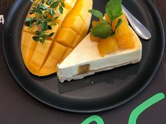 -Chom Cafe and Restaurant