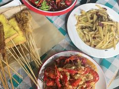 -老街烧烤大排档·地道湖北菜·龙虾馆(汉口火车站店)