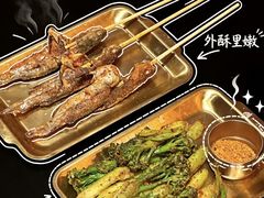 -何师烧烤Pro ·江湖川菜·小龙虾·精酿啤酒(太古里旗舰店)