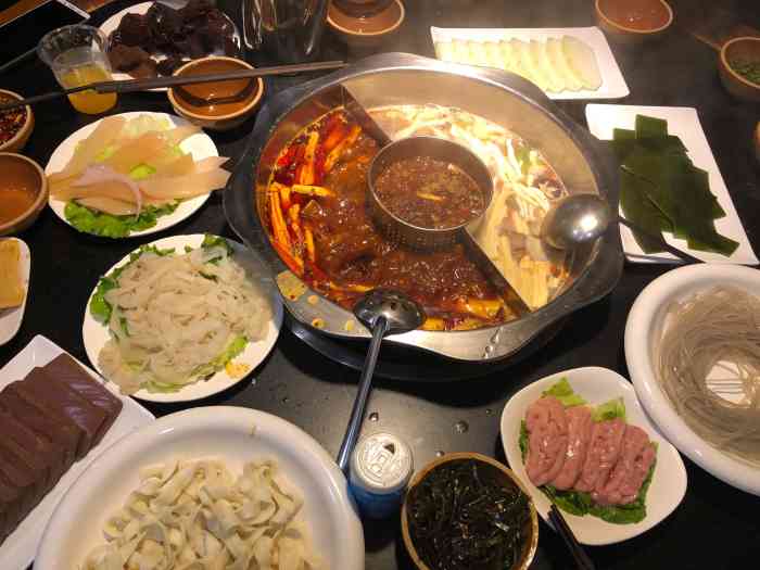 山城火锅(洪兴店)-"口味不吃,爱吃辣的伙伴们可以选择的地方.