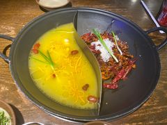 虫草花鸡汤鸳鸯锅-萍姐火锅·公路夜市(打浦桥日月光店)