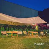 晚风悠然、跌入了花的时间。