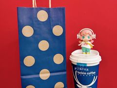 拿铁咖啡-瑞幸咖啡(长宁来福士B1层店)