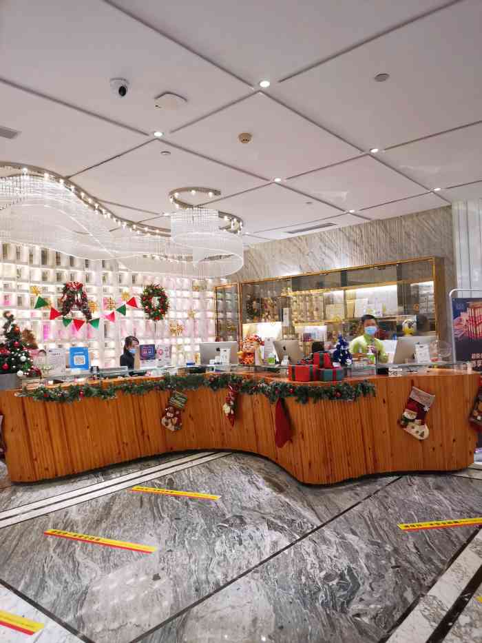 堂会(缤缤店)-"感觉这家ktv还算是满优惠的了,自助餐的.