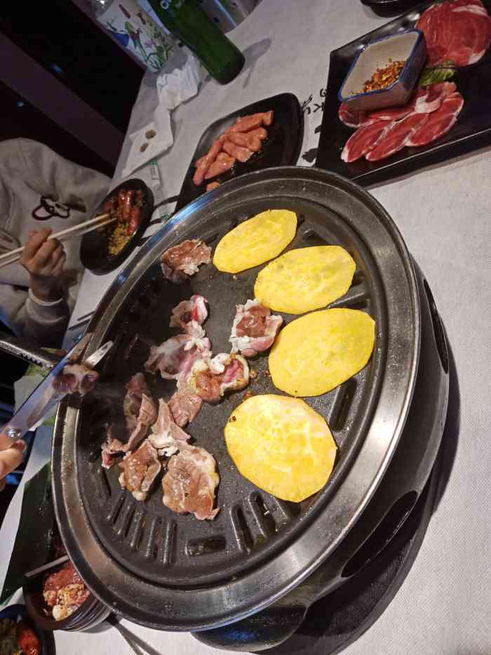 卜奎烤右-"真挺不错,环境很干净,上菜超快的,我和我."-大众点评移动版