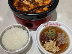 -渝是乎酸菜鱼·川渝小炒(新世界百货望京店)