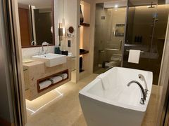 -上海虹桥祥源希尔顿酒店