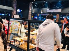 面包甜点陈列柜-皇冠幸福里动物奶油生日蛋糕(万达店)