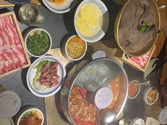 三味锅（菌汤+骨汤+牛油辣）-巴奴毛肚火锅(广益哥伦布店)