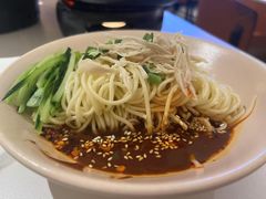 鸡丝凉面-麻六记(新天地店)