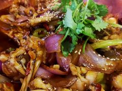 -虾弄弄海派小龙虾·牛羊蝎子火锅