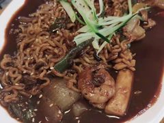 海鲜炸酱面-富乐满韩国正宗炸鸡韩国料理(虹泉路店)