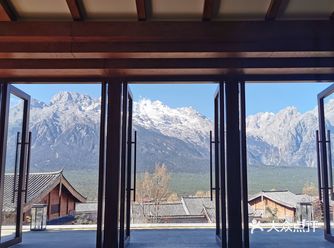 接上一篇梅里雪山，分享一下玉龙雪山～  酒店：