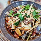 成都老牌苍蝇馆子代表之一，正餐宵夜都🉑，藕汤我能干三碗！