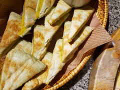 青稞饼-云荷里·蒸汽石锅鱼·云南菜(中发百旺店)