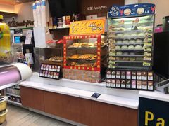 -全家便利店(襄阳南路店)