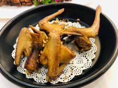 沙姜乳鸽-东江渔村·古典园林·30年粤菜老字号(太和店)
