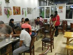 大堂-粘豆包柴火铁锅炖