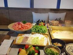 -尚尚仙·酸汤猪手·猪肚鸡火锅(华联万柳购物中心店)