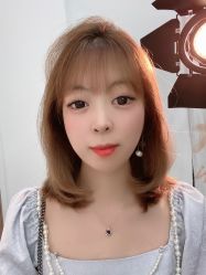 点击看大图 -V8潮牌·接发烫染连锁