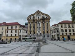 -波斯托伊纳溶洞