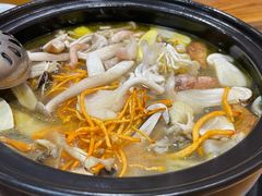 -菌之家·专业纯野生菌火锅·特色炒菌
