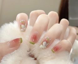 -安吉拉·纤纤玉指美甲美睫创意中心