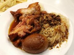 豬腳麵線-阿水狮猪脚大王(台中公园店)
