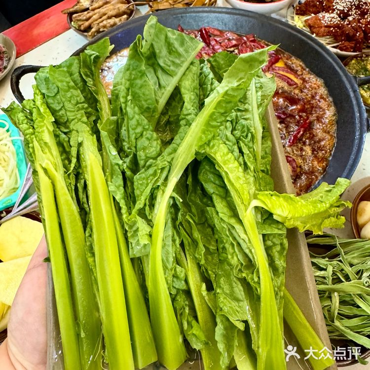 东郊记忆火了五年的老火锅,全是手工菜!