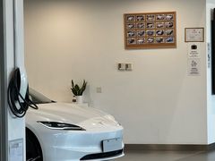 -TESLA 特斯拉(北京南四环中路特斯拉中心)