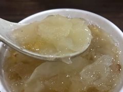 银耳炖桃胶-随柳居·苏式小吃(建新巷店)