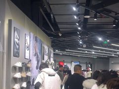 -迪桑特DESCENTE(青岛山东路万象城店)