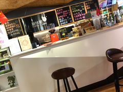 -新华里咖啡书吧(新华书店小寨店)