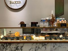 面包甜点陈列柜-WHEAT&BAKER-麥(凯德来福士店)