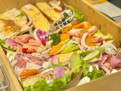 -山野的朋友露营炭火烤肉