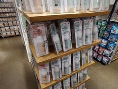 -名创优品(北京新中关购物中心地铁层店)