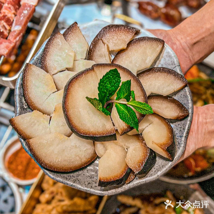 深圳的夜和烤串更配！全自动旋转烤肉串😘
