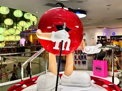 -m豆巧克力世界(上海世茂广场店)