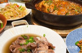 Jellyfish and Chinese Cabbage Salad