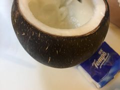 -志龙皇冠吃货椰子铺